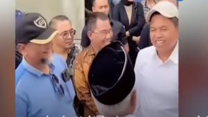 Gubernur-Jawa-Barat-Dedi-Mulyadi-bertemu-ketua-RT-yang-diadukan-Yai-Mim-karena-m.jpg