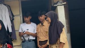 Haikal-dan-Haezar-pelajar-kakak-beradik-asal-Kecamatan-Parung.jpg
