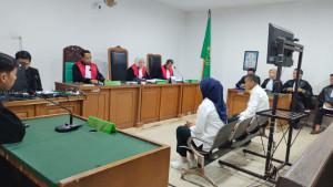 Hakim-Tolak-Eksepsi-Eks-Wawako-Palembang-Fitrianti-Agustinda-dan-Suami-di-Kasus-Korupsi-PMI.jpg