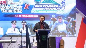 Herman-Deru-di-malam-Gala-Dinner-Opening-Sriwjaya-Ranau-Gran-Fondo.jpg
