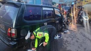 Hilang-Kendali-Karena-Jalan-Bergelombang-Pikap-Tabrak-Toyota-Kijang-di-Banyuasin-Mobil-Ringsek.jpg