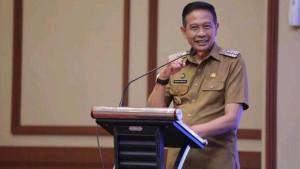 Imam-Muslimin-atau-Yai-Mim-meminta-Wali-Kota-Malang-Wahyu-Hidayat-agar-tidak-ikut-cam.jpg