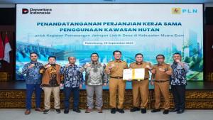 Jelang-Hari-Kesaktian-Pancasila-7-Desa-di-Kawasan-Hutan-Kabupaten-Muara-Enim-Sumsel-Segera-Terang.jpg