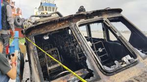 Kapal-yang-terbakar-di-perairan1.jpg