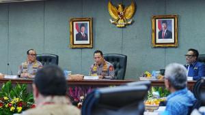 Kapolri-Jenderal-Listyo-Sigit-Prabowo-memimpin-rapat-akselerasi-transformasi-Polri-di-ruang-Pusda.jpg