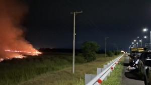 Kebakaran-lahan-terjadi-dekat-KM-11200-B-Tol-Palindra-Sabtu-2092025-malam.jpg
