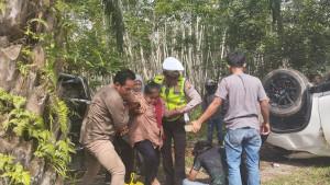 Kecelakaan-Maut-di-Banyuasin-Fortuner-Ngebut-dan-Pecah-Ban-Tabrak-Mobil-Box-1-Orang-Tewas.jpg