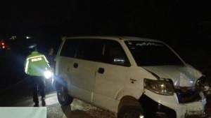 Kecelakaan-Muat-di-Muba-Gagal-Nyalip-di-Tikungan-Pemotor-Tewas-Usai-Tabrak-Mobil.jpg