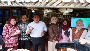 Kencur-Jadi-Andalan-Kabupaten-OKU-di-Festival-Rempah-Sumsel-2025-Diolah-Jadi-Sabun-Hingga-Lulur.jpg