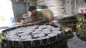 Kisah-Sarnati-Generasi-Kedua-Produksi-Kerupuk-Keriting-AAS-Palembang.jpg