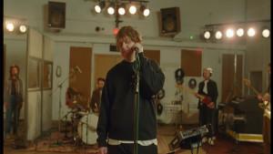 Lirik-dan-Terjemahan-Lagu-Terbaru-Lewis-Capaldi-Something-In-The-Heavens.jpg