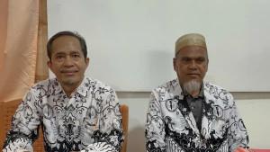 Mantan-Kepala-SMAN-1-Luwu-Utara-Rasnal-kiri-dan-Bendahara-Komite-SMAN-1-Luwu.jpg