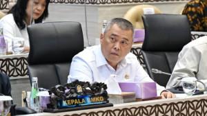Menteri-Perhubungan-Menhub-Dudy-Purwagandhi-didesak-ribuan-ojol-dicopot-dari-jabata.jpg