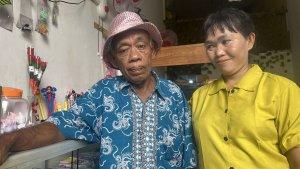 Pak-Tarno-dan-istri-mudanya-Dewi-di-Warakas-Jakarta-Utara.jpg