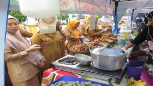 Pedas-Manis-Tahu-Gejrot-Pikat-Hati-PNS-di-Pameran-UMKM-Pornas-XVII-Palembang.jpg