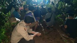 Pemakaman-korban-meninggal-akibat-ambruknya-mushala-pondok-pesantren-Al-Khoziny.jpg