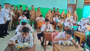Pemkab-Lahat-Pantau-Sejumlah-Dapur-MBG-Pastikan-Sesuai-Dengan-Standar.jpg