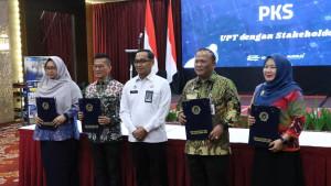 Perkuat-Akses-Hukum-Layanan-Pemasyarakatan-Kemenkum-Sumsel-Teken-MoU-Legal-Clinic-Collaboration.jpg
