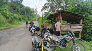 Personel-Polsek-Muara-Pinang-dan-Koramil-405-06-saat-sambangi-Poldes.jpg