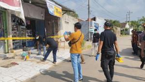 Polisi-melakukan-olah-Tempat-Kejadian-Perkara-TKP-di-rumah-Teguh-Istiyanto-AMPB.jpg
