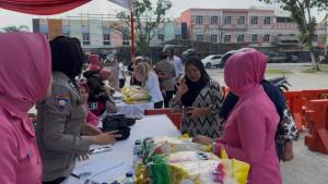 Polres-OKI-Gelar-Pasar-Murah-di-Terminal-Kayuagung-Sambut-HUT-ke-80-RI-Sediakan-25-Ton-Beras.jpg