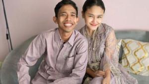 Potret-Dede-Sunandar-dan-Karen-Hertatum.jpg