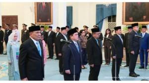 Prabowo-melantik-sejumlah-menteri-dan-wamen-baru-di-Istana-Negara-Jakarta-Rabu-1792025.jpg