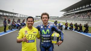 Prompt-AI-Edit-Foto-bareng-Idola-MotoGP-2025-di-Sirkuit-Mandalika-Ini-Caranya.jpg