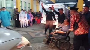 Proses-evakuasi-korban-luka-kecelakaan-maut-di-Probolinggo-tiba-di-RS-Bina-Sehat.jpg
