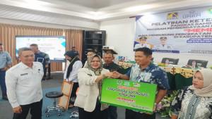 Puluhan-Warga-Tak-Mampu-di-Muara-Enim-Ikut-Pelatihan-Keterampilan-Pangkas-Rambut-dan-Tata-Rias.jpg