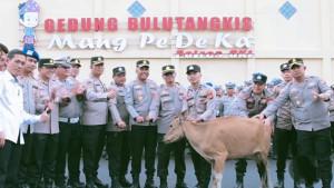 Purna-Bakti-Setelah-36-Tahun-Betugas-AKP-Ujang-Asnawi-Diberi-Polres-OKI-Penghargaan-Seekor-Sapi.jpg