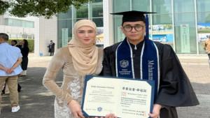 Putra-Mulan-Jameela-Muhammad-Rafly-Aziz-atau-Daffy-menyita-perhatian-publik-setelah-baru-lulu.jpg