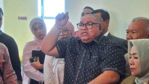 Razman-Nasution-menantang-Hotman-Paris-berkelahi-di-tengah-kasus-dugaan-pencemar.jpg