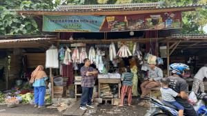 Salah-satu-toko-sembako-di-Pasar-Pulau-Mas-Tebing-Tinggi-Kabupaten-Empat-Lawang.jpg