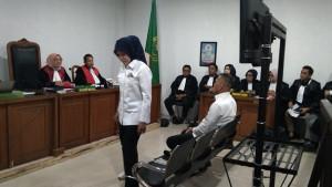 Sama-sama-Terjerat-Kasus-Korupsi-Eks-Wawako-Palembang-Finda-Gugat-Cerai-Suami-Atas-Dugaan-Selingkuh.jpg