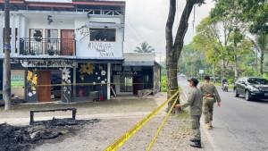 Satpol-PP-tutup-kafe-Shaka-di-Desa-Jolontoro.jpg
