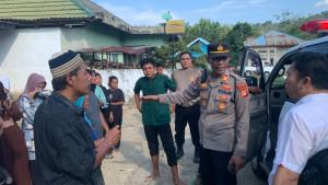 Sebelum-Ditemukan-Tewas-Rustam-Disebut-Pergi-ke-Ladang-Mengendarai-Motor-Keluarga-Menolak-Divisum.jpg
