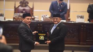 Sekda-Sumsel-Edward-Candra-Hadiri-Rapat-Paripurna-XXI-DPRD-Sumsel.jpg