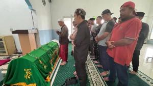 Suasana-sholat-jenazah-di-Masjid-Ad-Durun-Nafis-Kelurahan-Graha-Indah.jpg