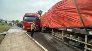 TRUK-TABRAK-TRUK-BANYUASIN-2025.jpg