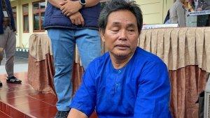 Tangis-Masuri-Tersangka-Bunuh-Besan-di-Musi-Rawas-Tangan-Diborgol-Usap-Air-Mata-di-Depan-Polisi.jpg