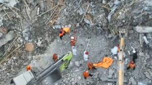 Totalnya-sampai-Senin-6102025-siang-sudah-ada-54-korban-meninggal-dunia-dalam-tragedi-ru.jpg