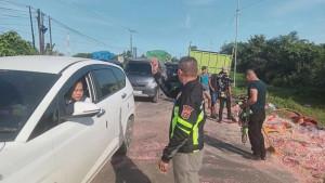 Truk-Hilang-Kendali-Sebabkan-Tabrakan-Beruntun-di-Jalintim-Palembang-Betung-Jalan-Sebab-Macet.jpg