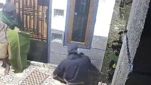 Viral-2-Maling-Satroni-Rumah-di-Mandi-Angin-Ogan-Ilir-Warga-Resah-Ternyata-Sudah-Sering-Terjadi.jpg