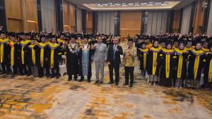 WISUDA-UT-PALEMBANGGG.jpg
