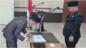 Walikota-Pagar-Alam-Alpian-Maskoni-mencopot-jabatan-Sekretaris-Daerah-Syamsul-Bahri-Barlian.jpg