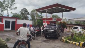Warga-Pagar-Alam-Resah-Kesulitan-dan-Harus-Berjam-jam-Antre-BBM-Pertamina-Imbau-Tetap-Tenang.jpg