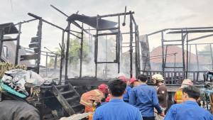 bukit-lama-rumah-tukang-sampah-kebakaran.jpg