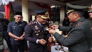 kapolres-okut-pimpin-upacara-hut-bhayangkara-ke-76.jpg