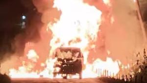 mobil-terbakar-di-OKI-KORSLETING.jpg
